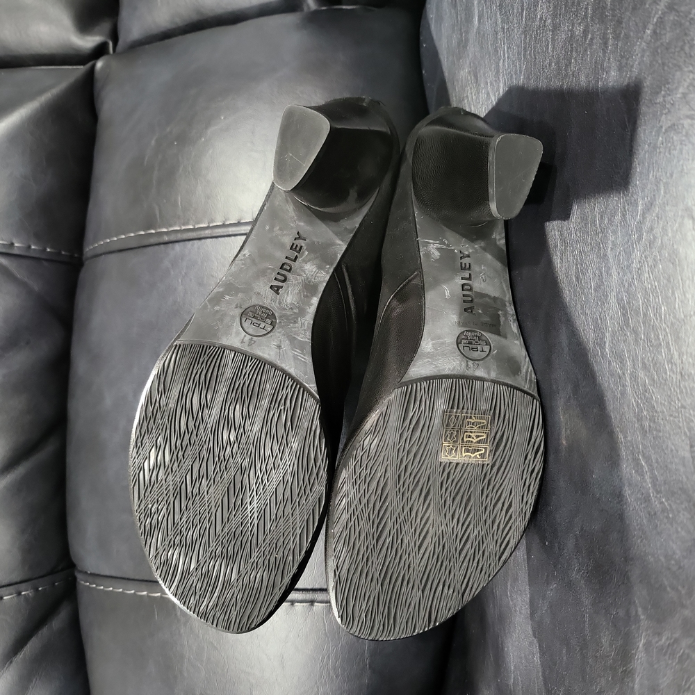Women's Designer Heels - Picture 7 of 8